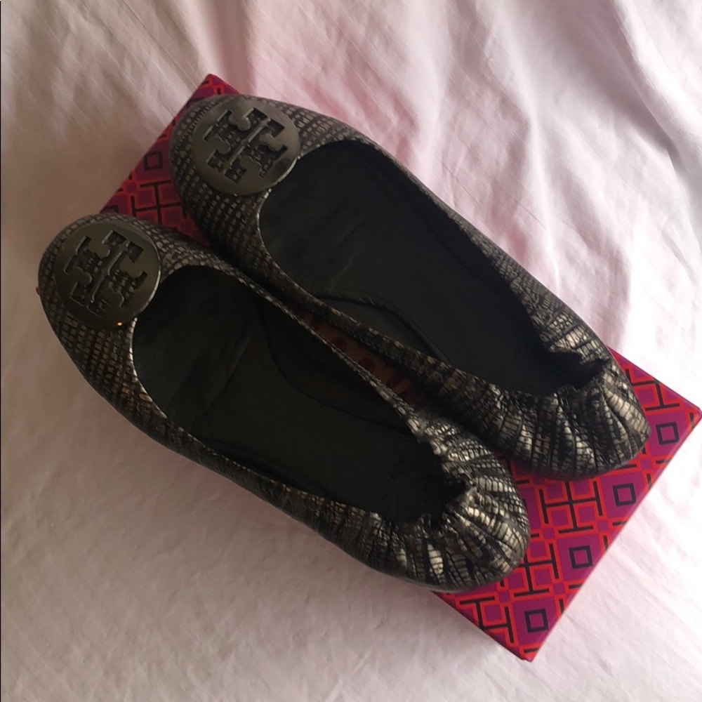 Tory Burch Logo Ballet Flat 7.5